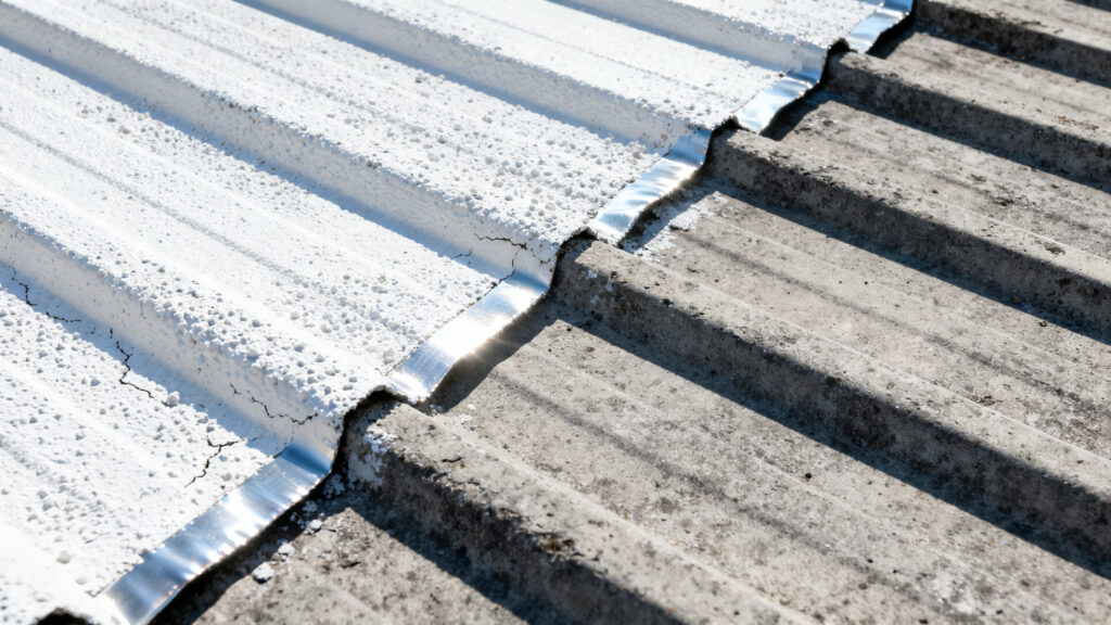 Peinture cool roof sur fibrociment : compatibilité, nettoyage et précautions
